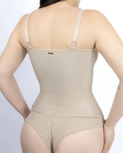 Body de Cetim Justo com Copas de Renda e Modelador de Corpo Tipo Tanga®